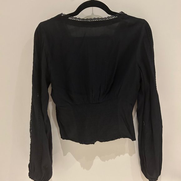 Abercrombie & Fitch black long sleeved cotton / crochet top - Picture 2 of 3